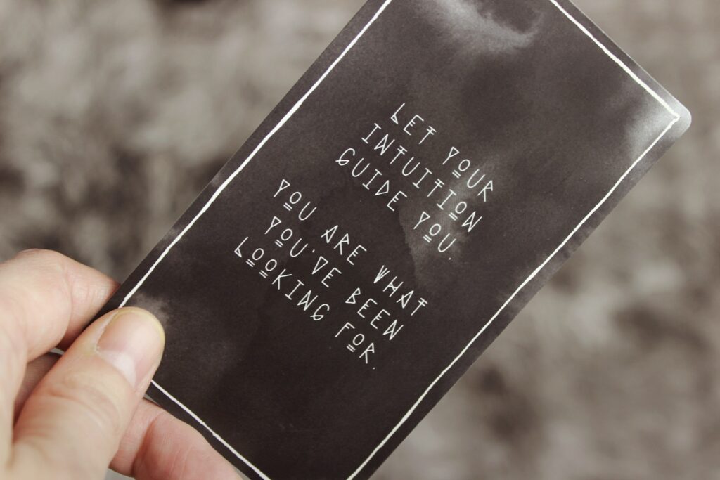 black card with a quote a para pro used to encourage trusting yourself when setting positive intentions. 